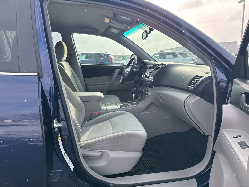 Used 2011 Toyota Highlander 4WD w/ Tech Pkg image 36