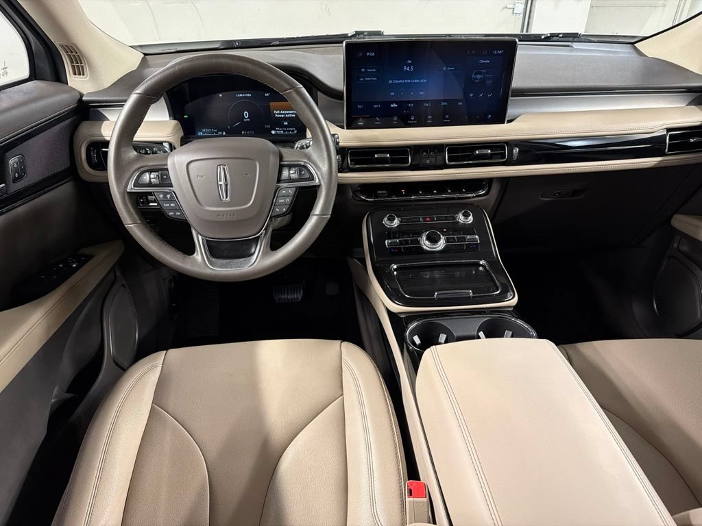 Used 2023 Lincoln Nautilus FWD image 8