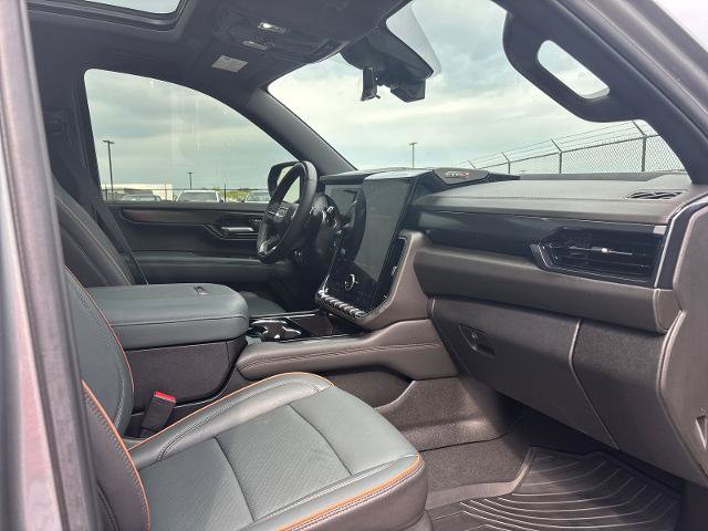 Used 2025 GMC Yukon AT4 w/ AT4 Premium Plus Package AWD/4WD image 9