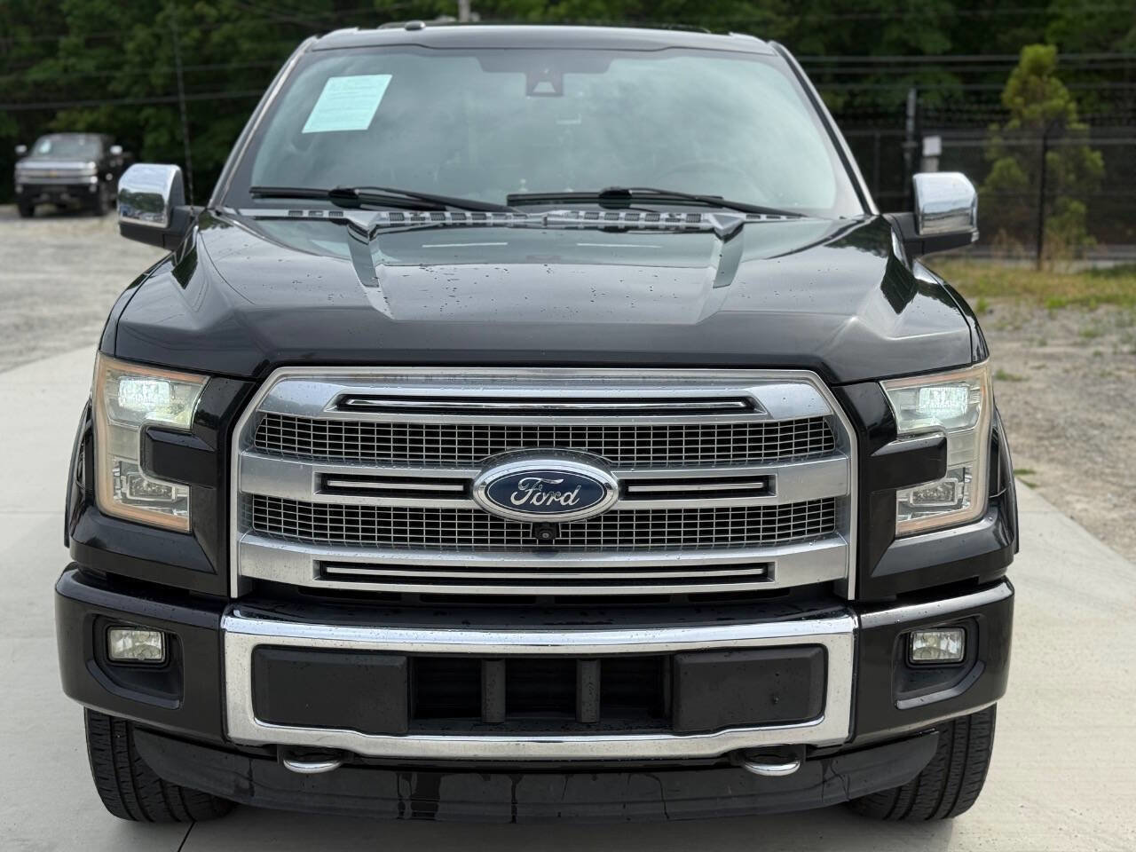 Used 2015 Ford F150 Platinum w/ Equipment Group 701A Luxury AWD/4WD image 3