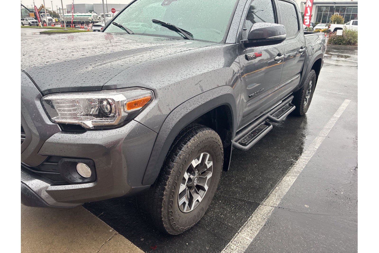 Certified 2022 Toyota Tacoma TRD Off-Road w/ Technology Package AWD/4WD image 3