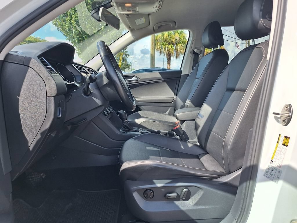 Used 2018 Volkswagen Tiguan SE AWD/4WD image 11