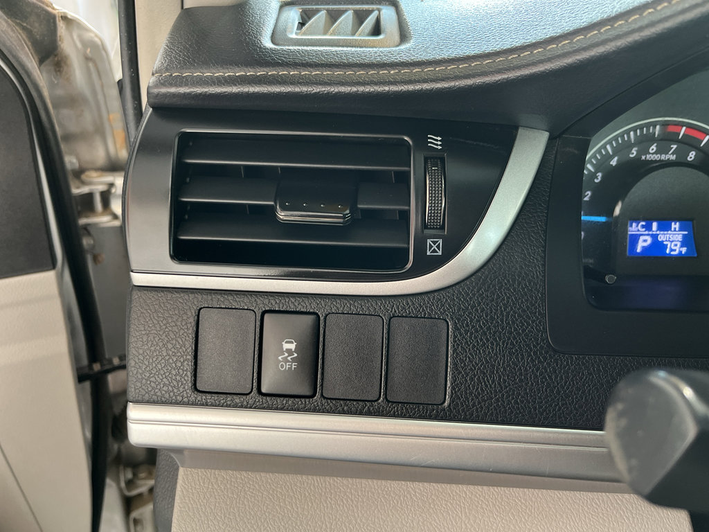 Used 2014 Toyota Camry LE FWD image 24