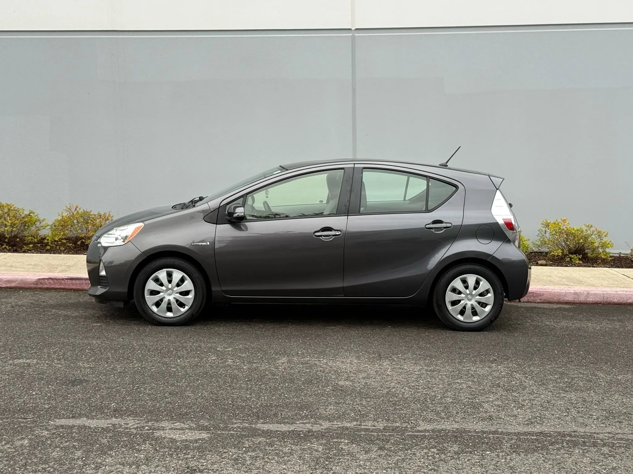 Used 2014 Toyota Prius C One image 2