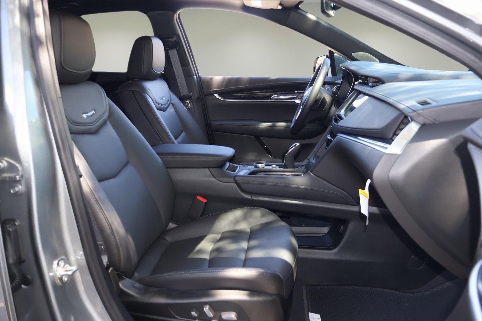 New 2025 Cadillac XT5 Premium Luxury image 18