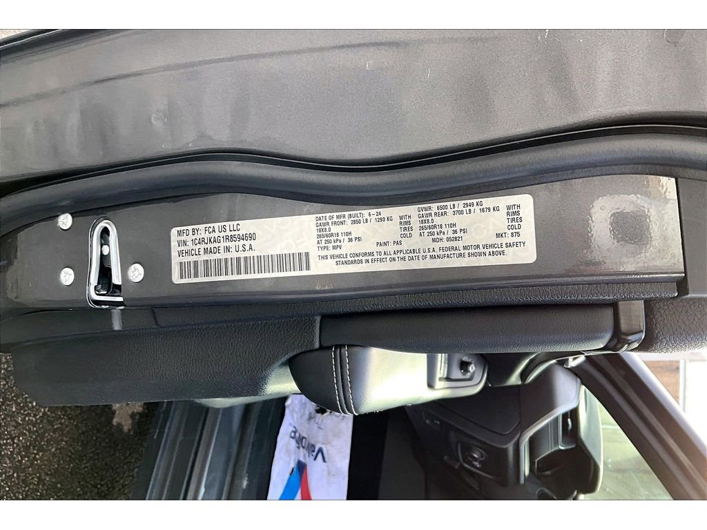 Certified 2024 Jeep Grand Cherokee L Laredo image 36