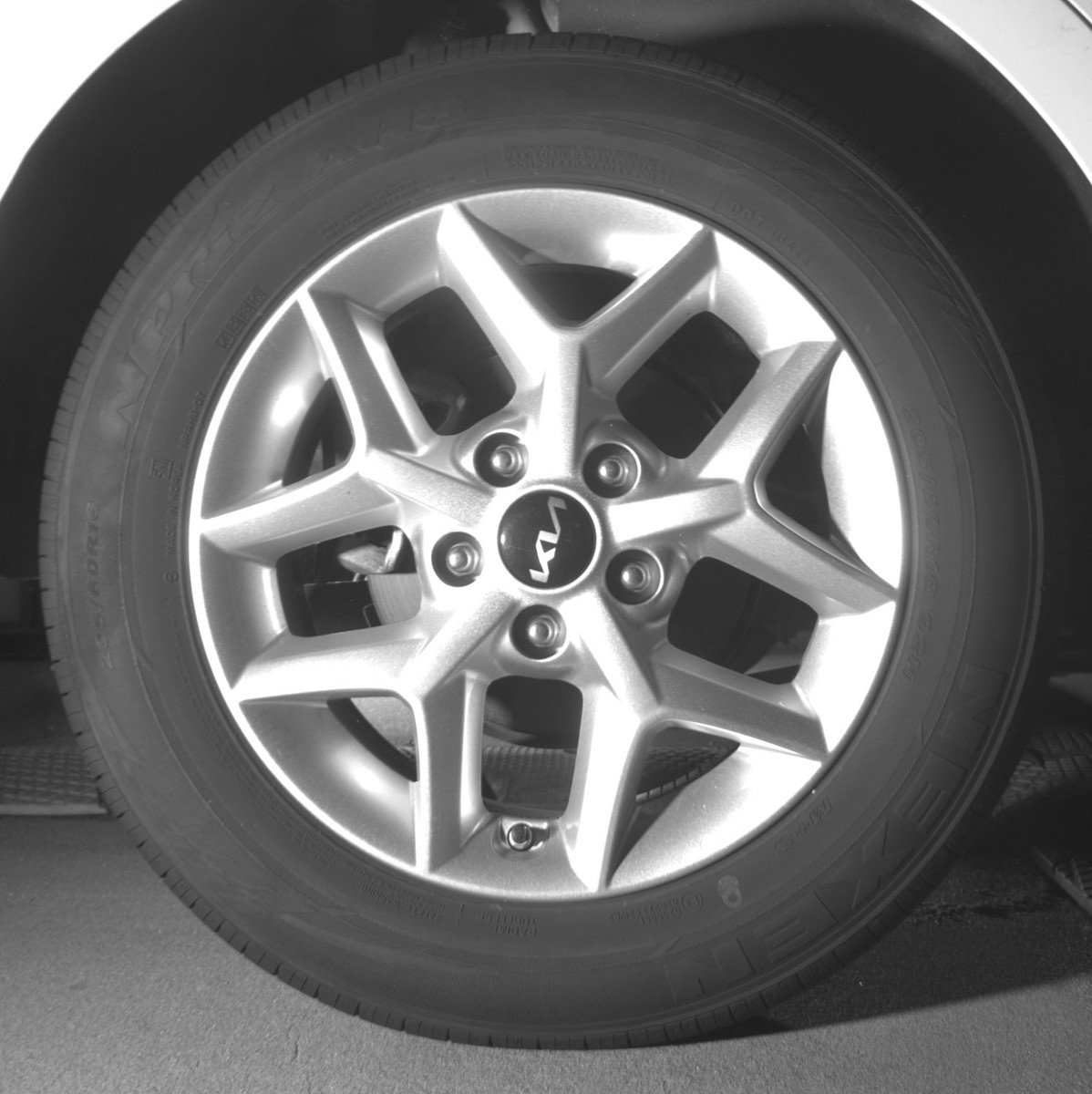 Used 2025 Kia Soul LX w/ LX Technology Package FWD image 15