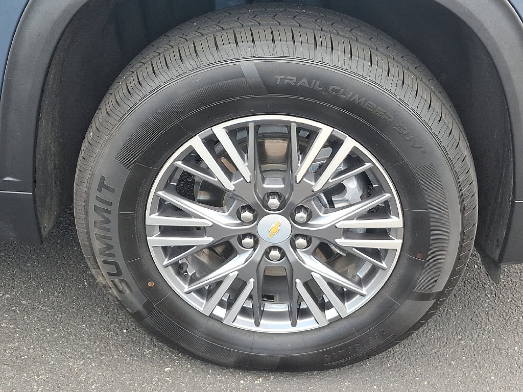Certified 2026 Chevrolet Traverse LT AWD/4WD image 8