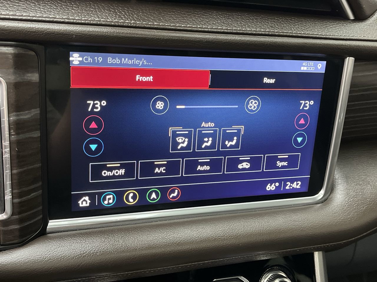 Certified 2021 GMC Yukon Denali w/ Denali Premium Package AWD/4WD image 24