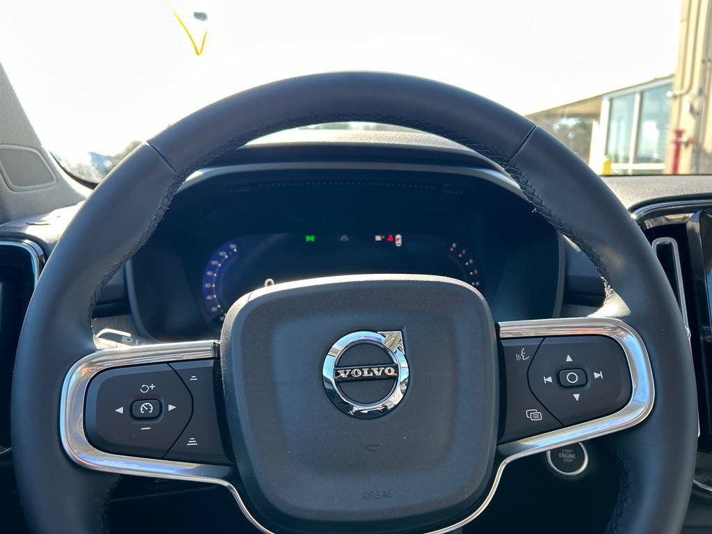 New 2026 Volvo XC40 B5 Plus w/ Climate Package AWD/4WD image 12