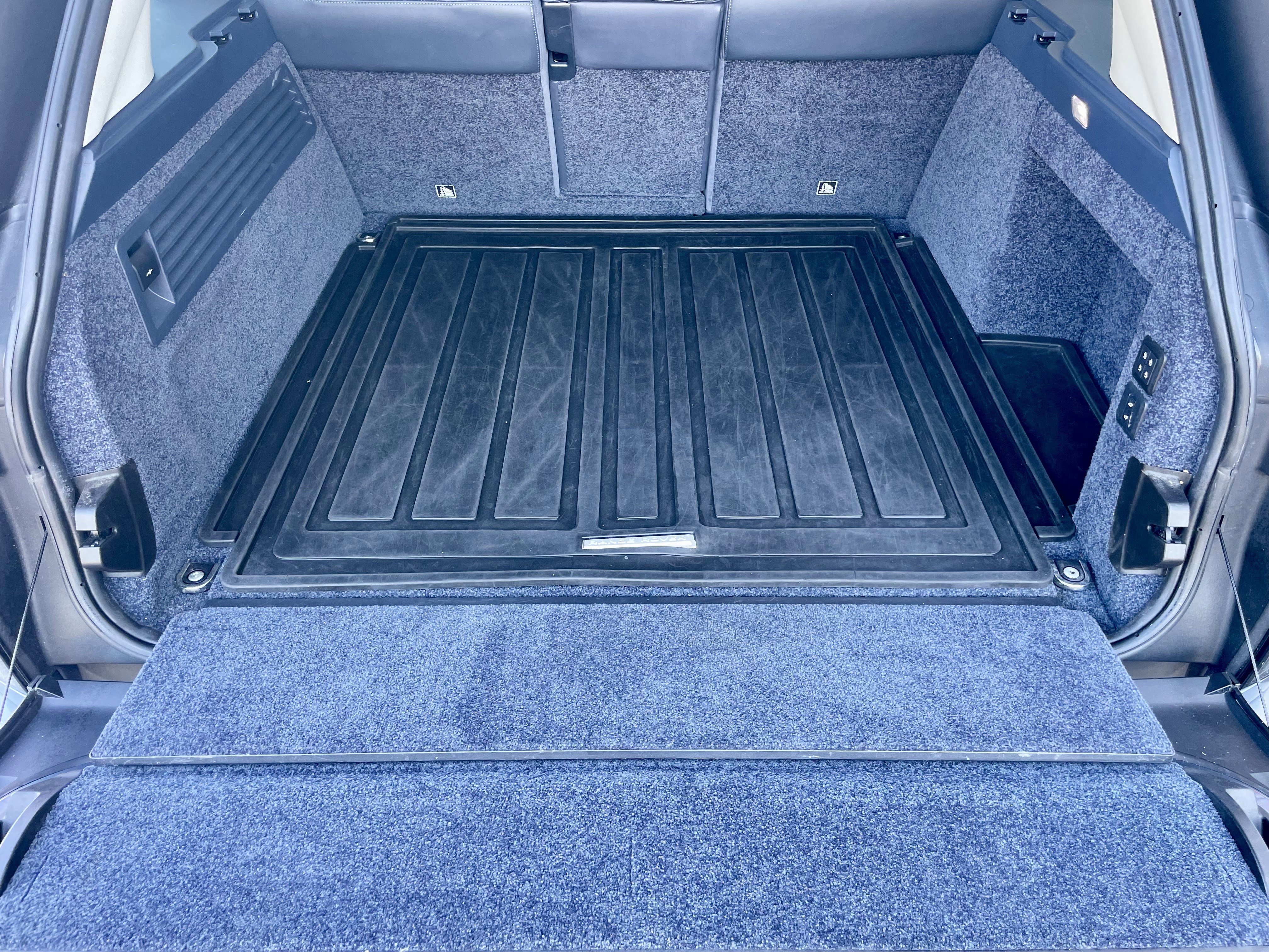 Used 2020 Land Rover Range Rover HSE image 32