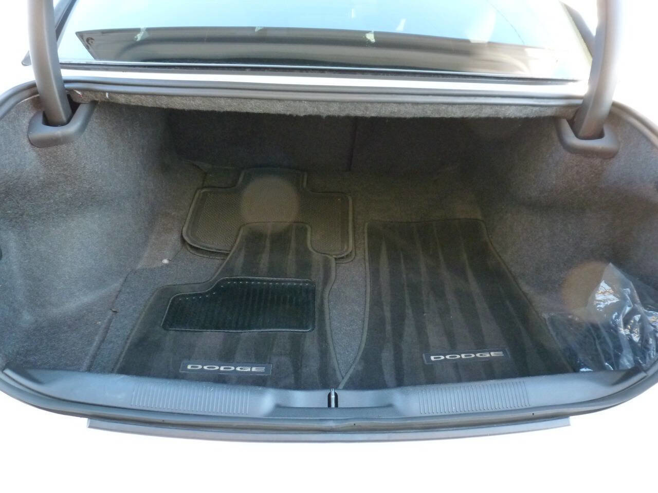 Used 2014 Dodge Charger SE RWD image 17
