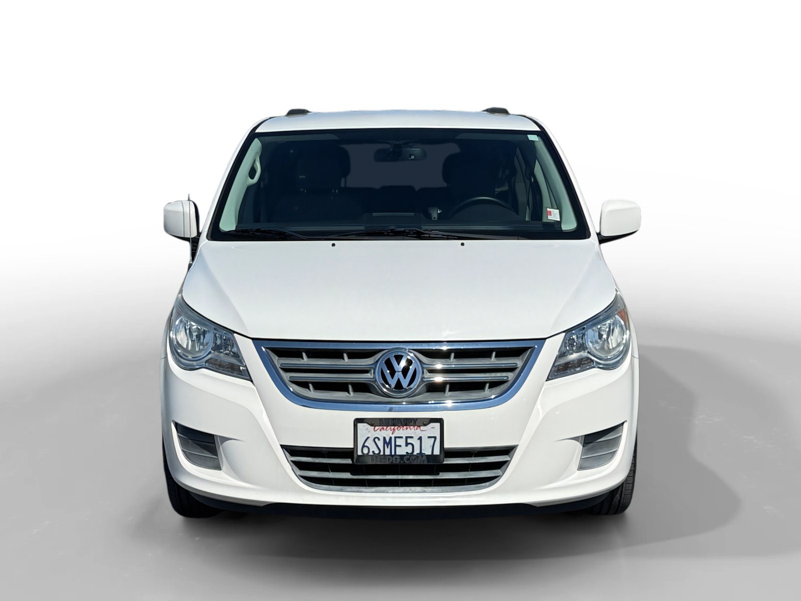 Used 2011 Volkswagen Routan SE FWD image 8