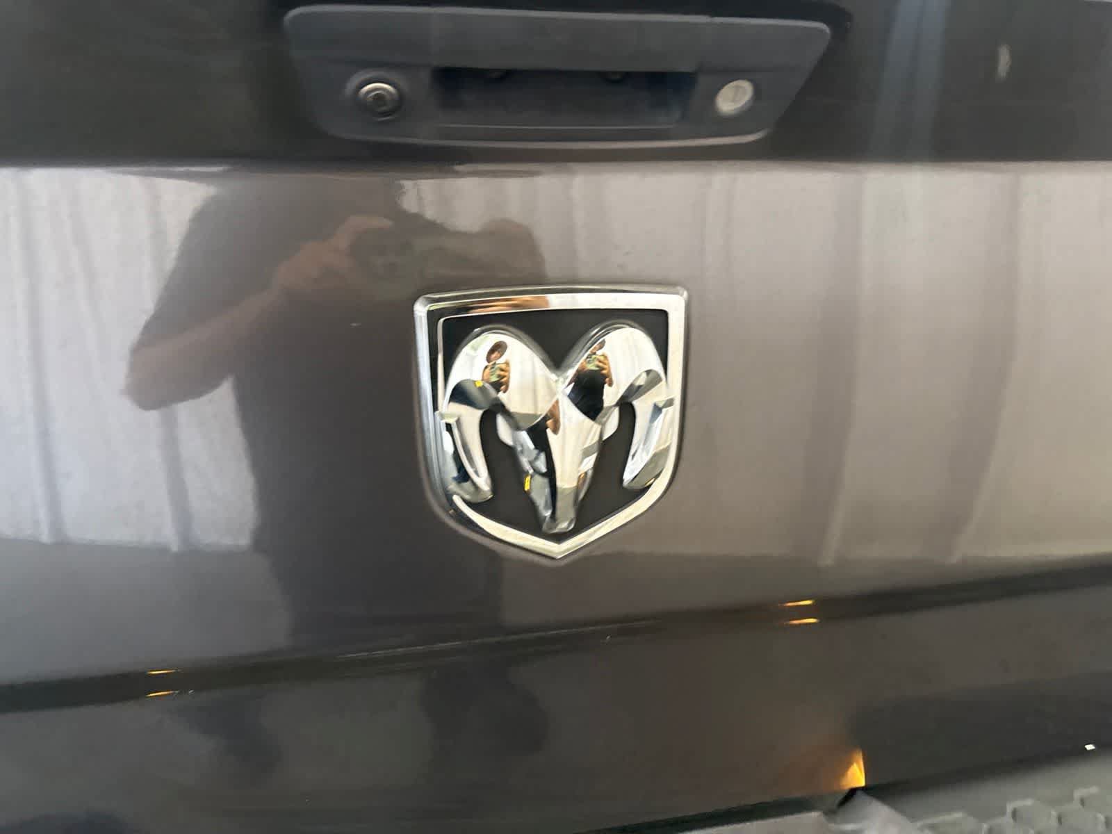 Used 2018 RAM 1500 Express RWD image 14