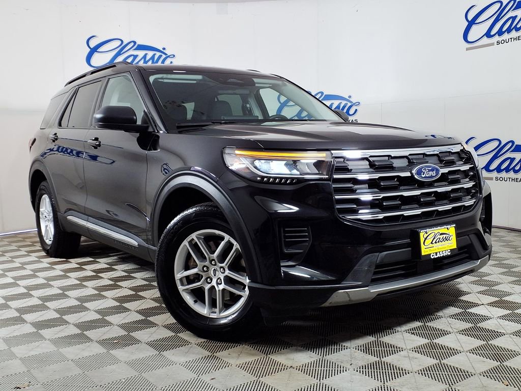 Used 2025 Ford Explorer Active image 1