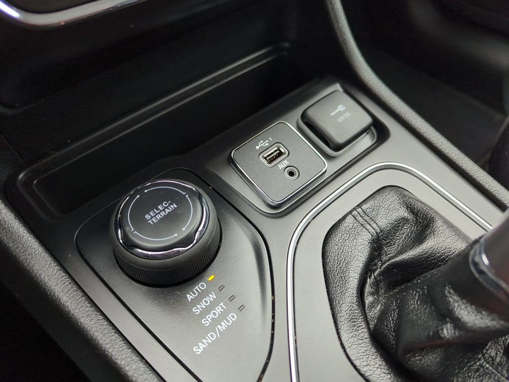 Used 2021 Jeep Cherokee Latitude image 20