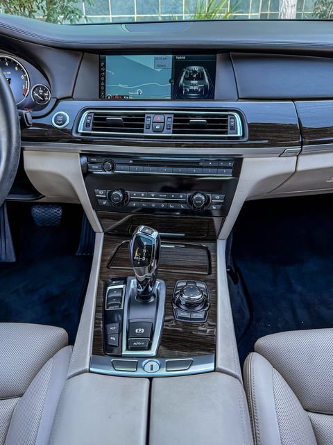 Used 2011 BMW ActiveHybrid 7 Li RWD image 32