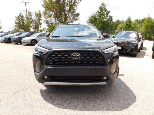 Used 2022 Toyota Corolla Cross LE FWD image 3