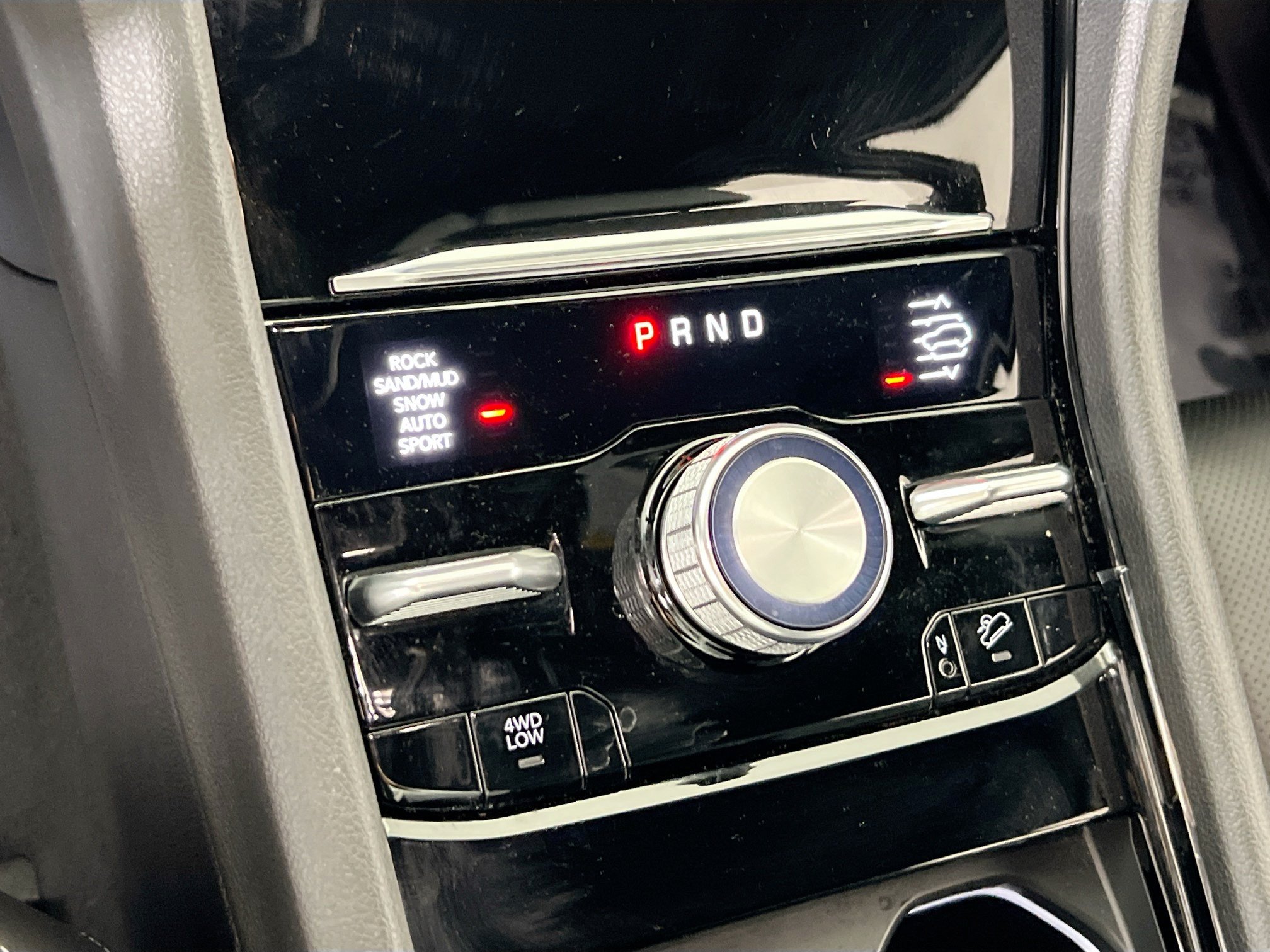 Used 2023 Jeep Grand Cherokee L Overland w/ Luxury Tech Group IV AWD/4WD image 17
