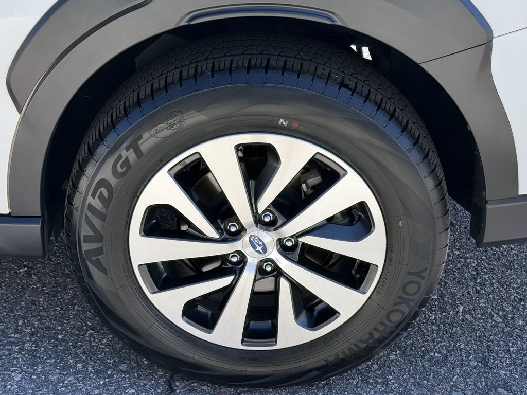 Used 2024 Subaru Outback Premium AWD/4WD image 17