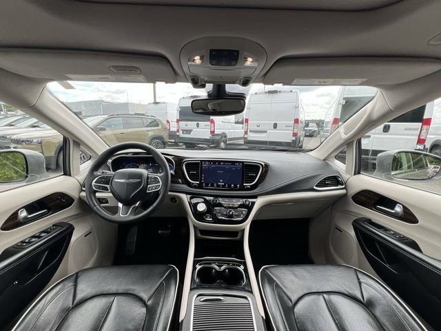 Used 2022 Chrysler Pacifica Limited FWD image 22