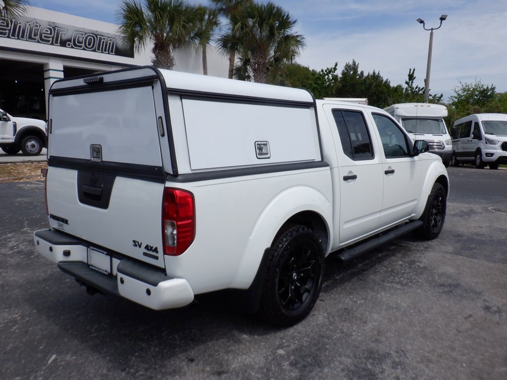 Used 2021 Nissan Frontier SV w/ Midnight Edition Floor Mats image 8