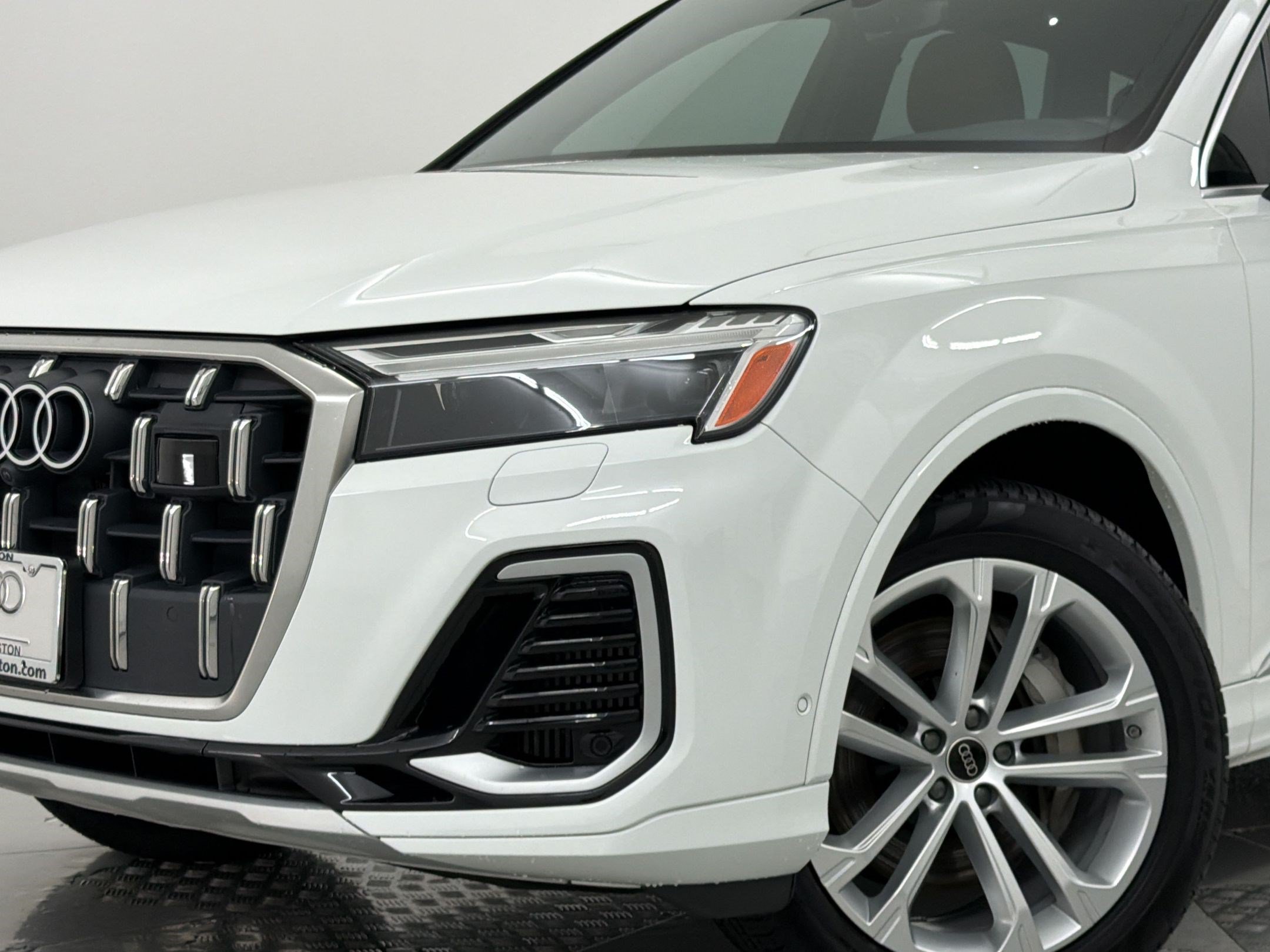 Used 2025 Audi Q7 3.0T Premium Plus AWD/4WD image 12