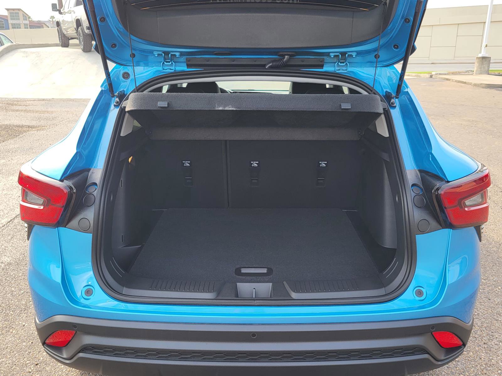 New 2026 Chevrolet Trax LT FWD image 12