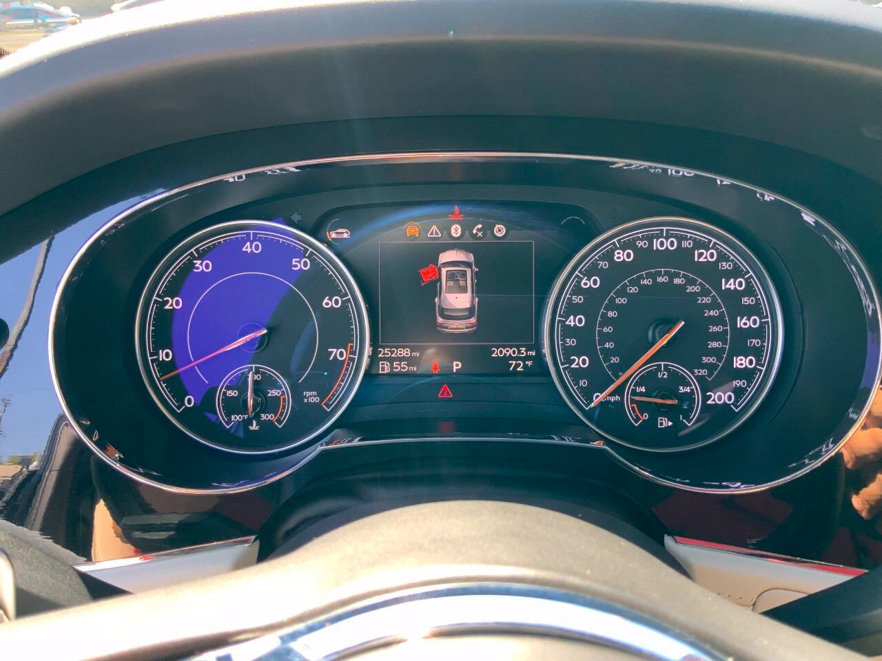 Used 2019 Bentley Bentayga AWD/4WD image 18