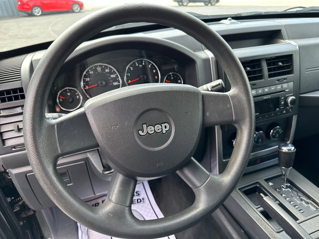Used 2009 Jeep Liberty Sport image 22