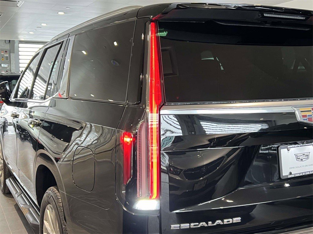 Certified 2024 Cadillac Escalade Premium Luxury image 10