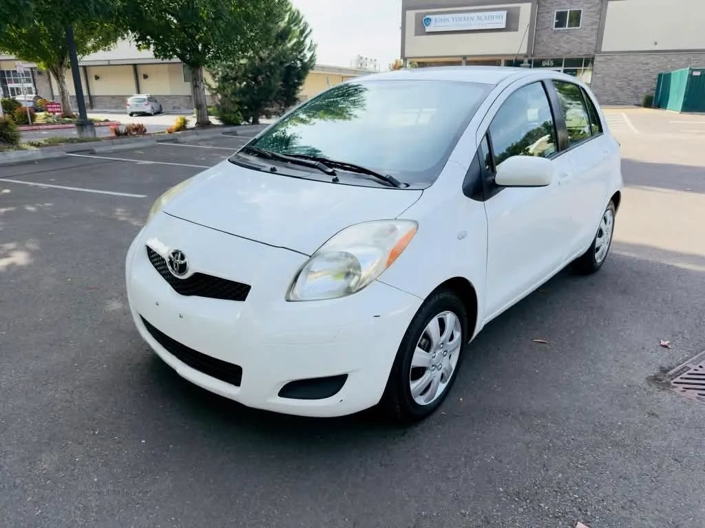 Used 2010 Toyota Yaris 4-Door Hatchback
