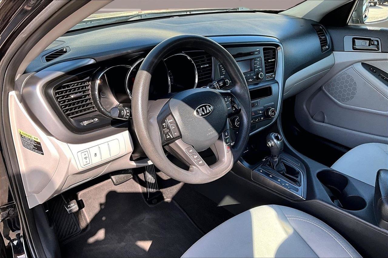 Used 2013 Kia Optima LX FWD image 18