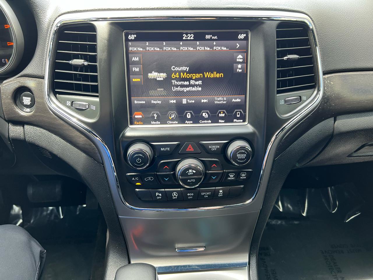 Used 2018 Jeep Grand Cherokee Laredo AWD/4WD image 19