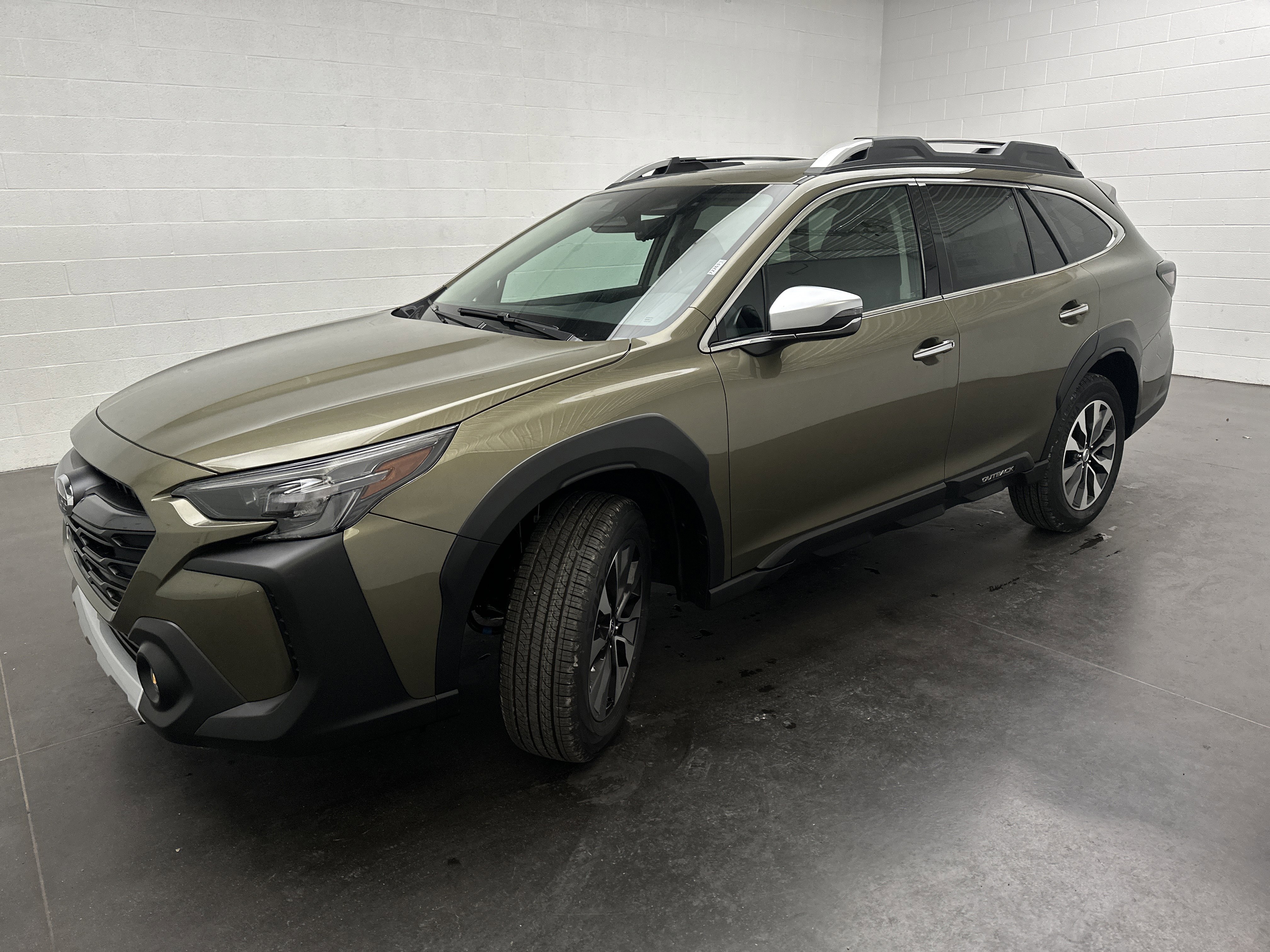 New 2025 Subaru Outback Touring image 4