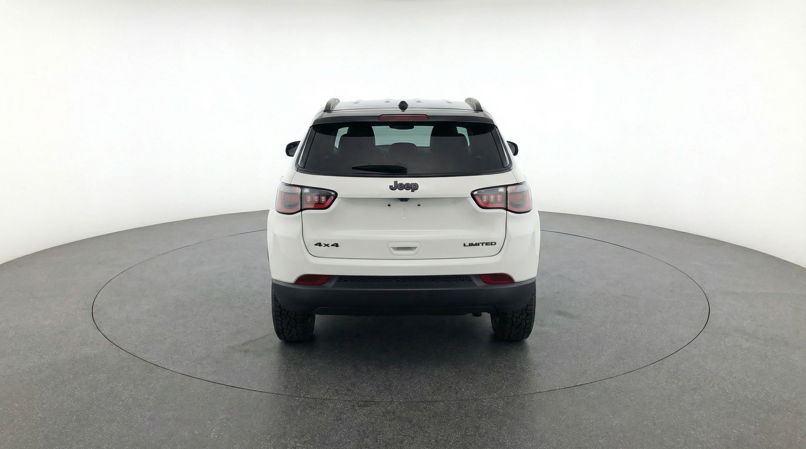 Used 2025 Jeep Compass Trailhawk AWD/4WD image 7