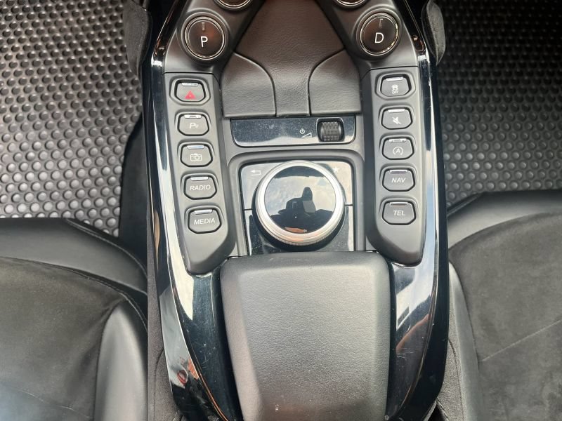 Used 2020 Aston Martin V8 Vantage Coupe RWD image 20
