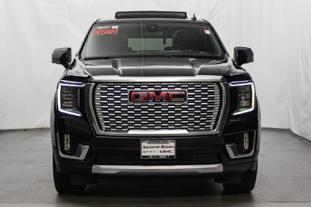 Certified 2021 GMC Yukon Denali w/ Denali Premium Package AWD/4WD image 4