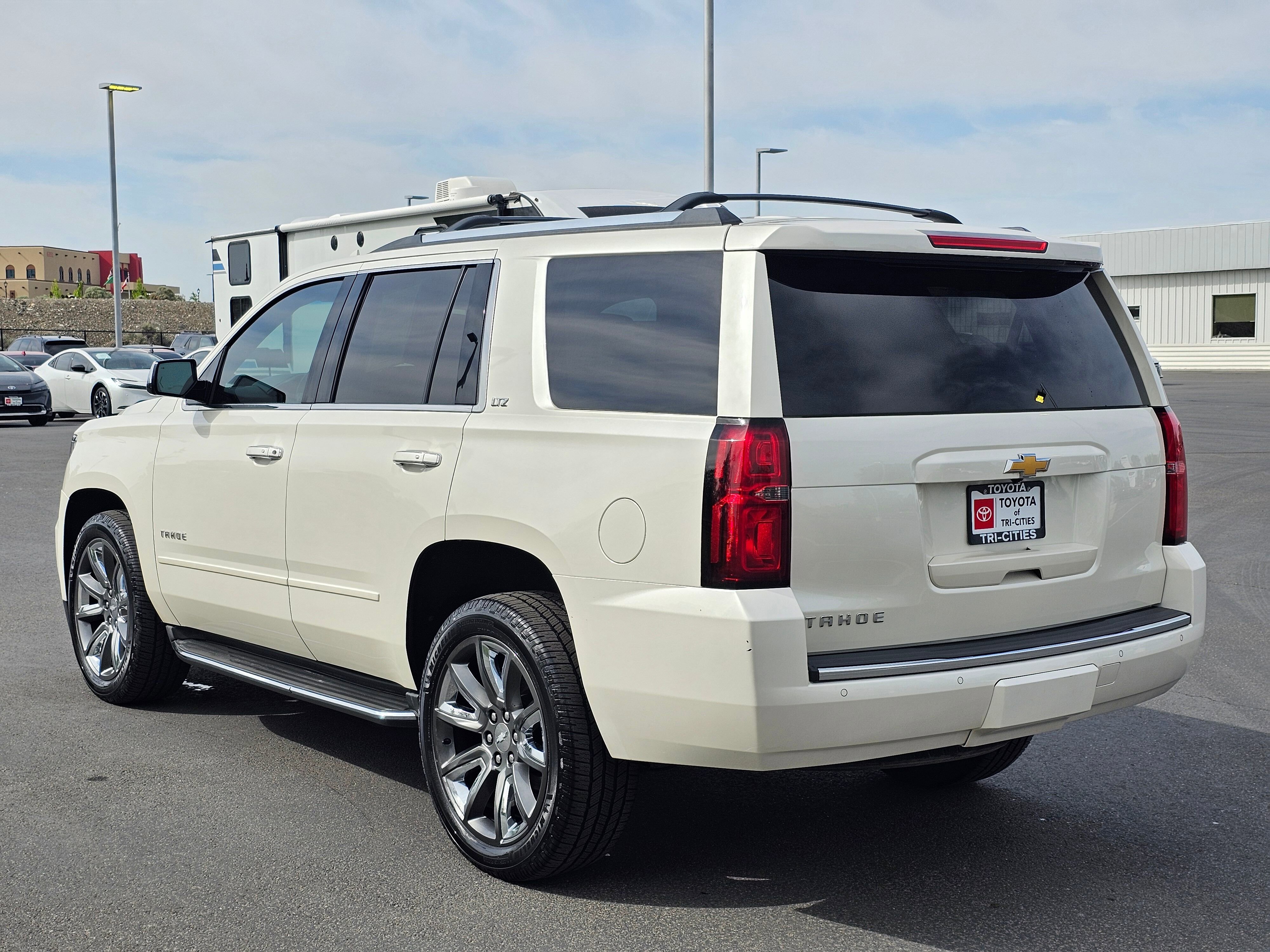 Used 2015 Chevrolet Tahoe LTZ AWD/4WD image 35