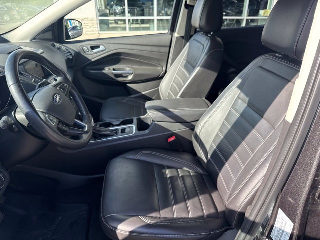 Used 2017 Ford Escape SE w/ SE Leather Comfort Package AWD/4WD image 19