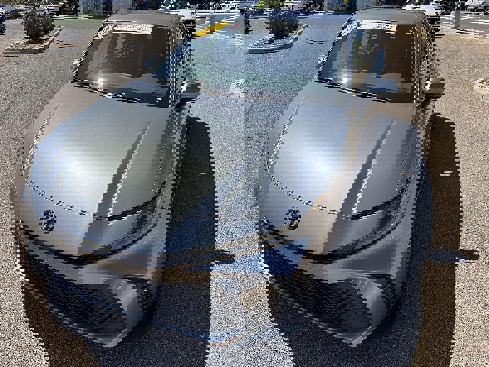 Certified 2025 Toyota Camry SE image 1