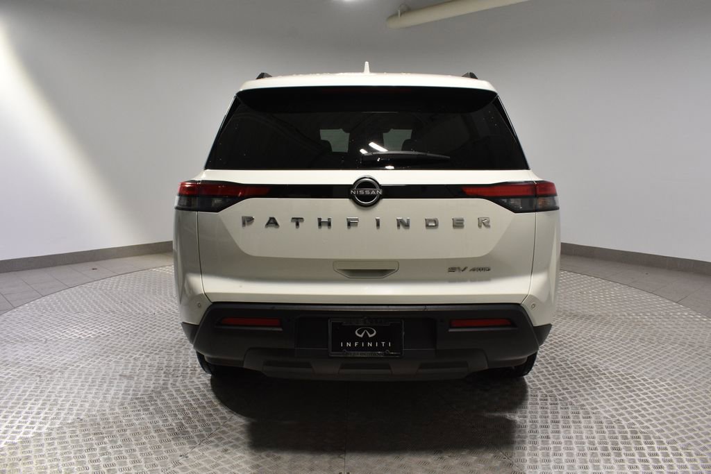 Used 2023 Nissan Pathfinder SV image 4
