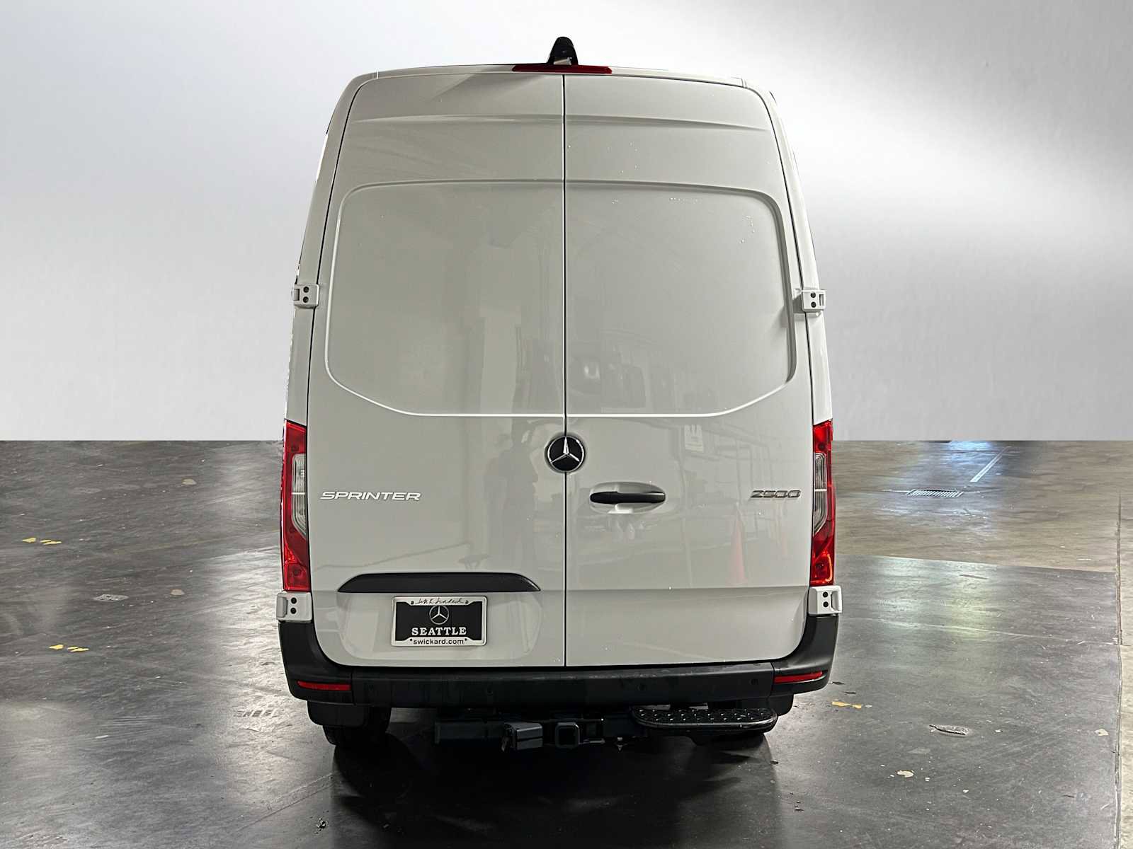 Used 2025 Mercedes-Benz Sprinter 2500 image 4