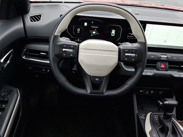 Used 2025 Kia K4 GT-Line w/ GT-Line Sunroof Package image 11