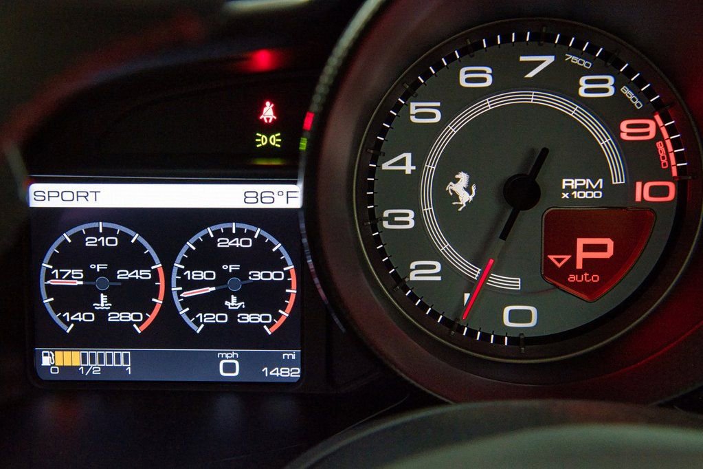 Used 2015 Ferrari 458 Speciale A image 14