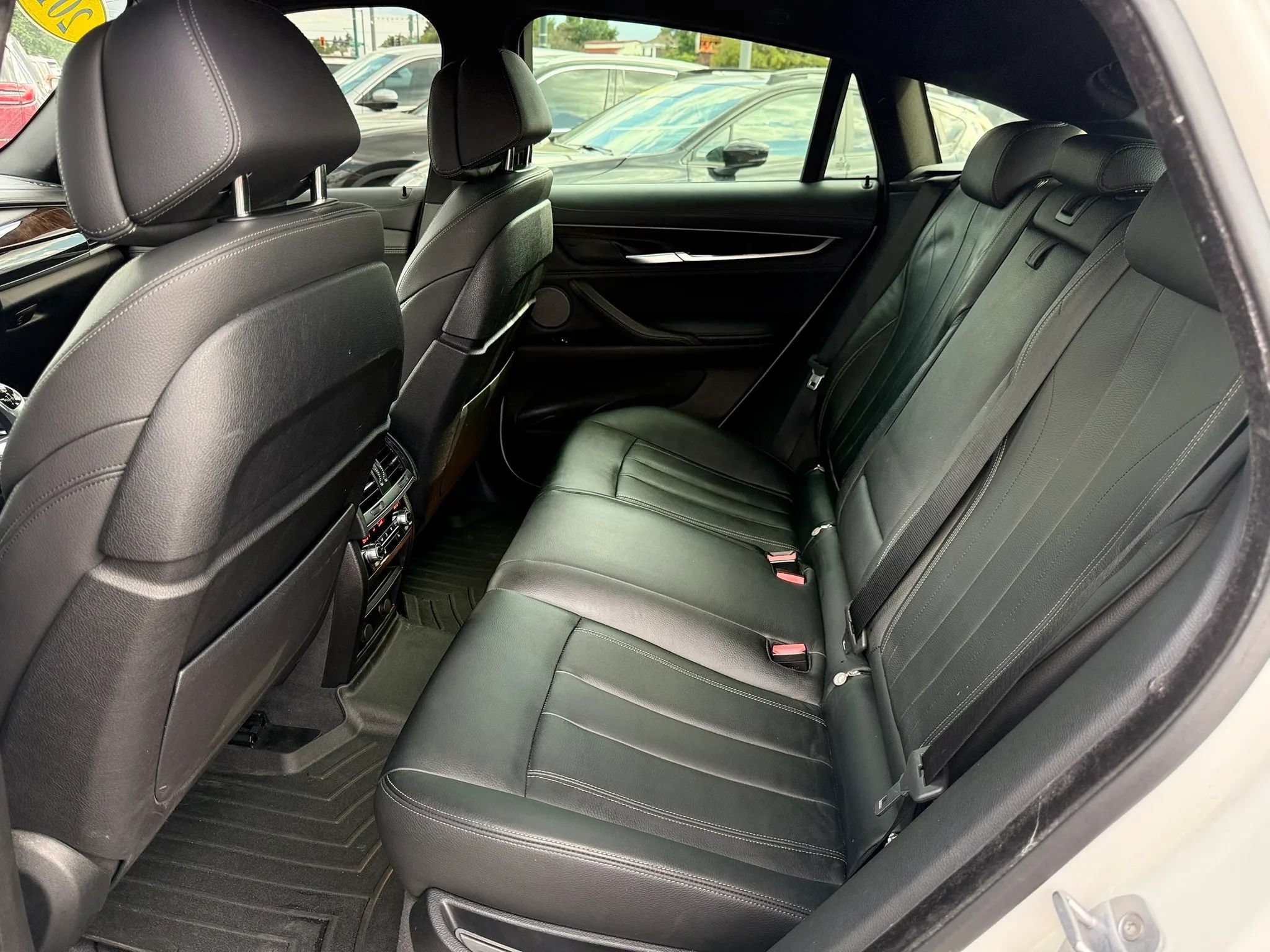 Used 2019 BMW X6 xDrive50i w/ M Sport Package AWD/4WD image 18