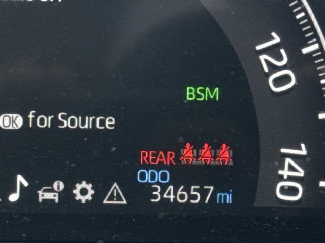 Used 2025 Toyota RAV4 XLE FWD image 16