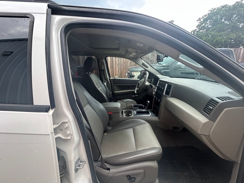 Used 2009 Jeep Grand Cherokee Laredo AWD/4WD image 21