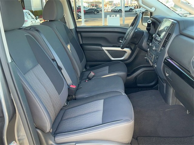 Used 2023 Nissan Titan SV image 17