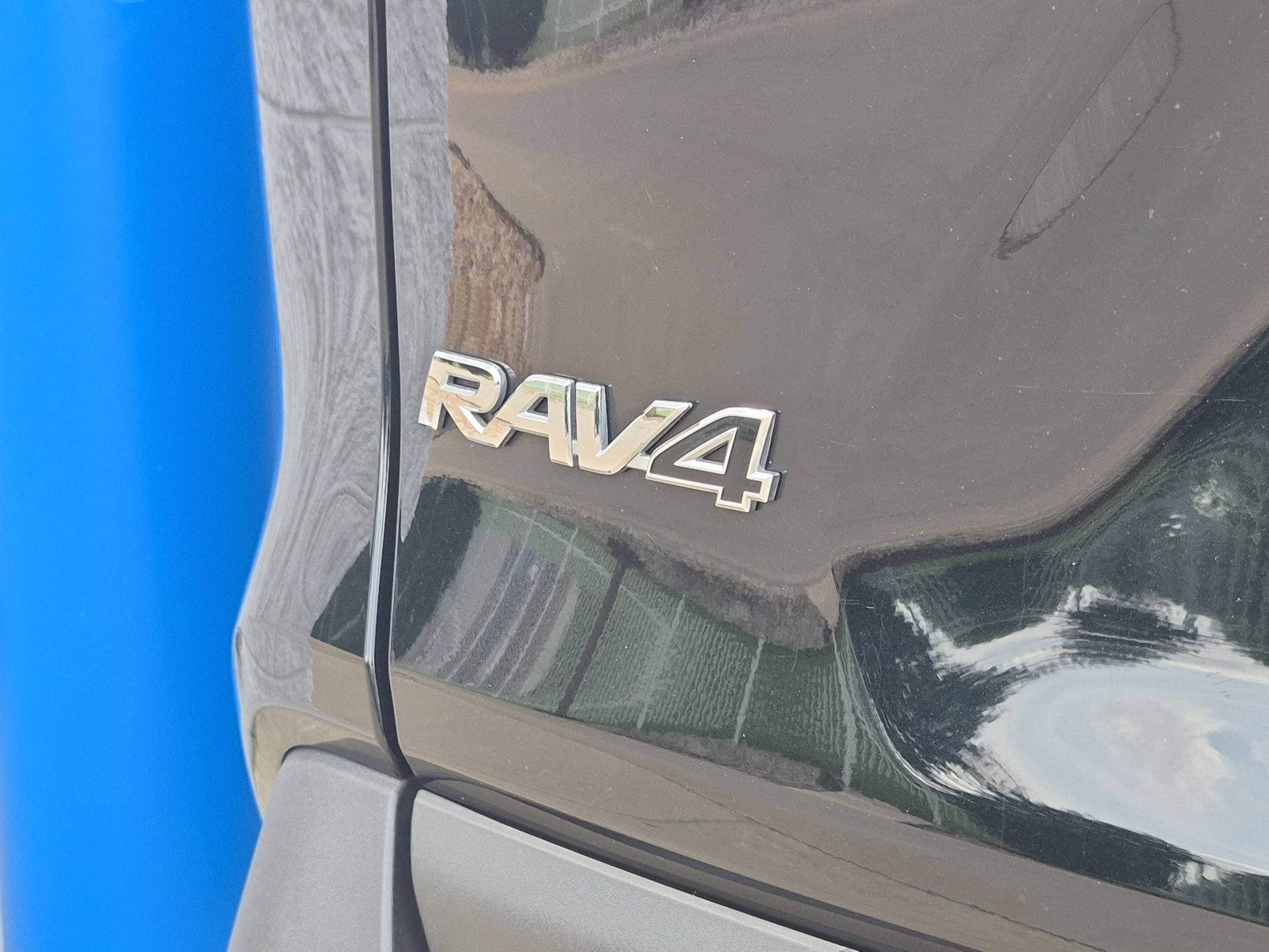 Used 2022 Toyota RAV4 Limited w/ Limited Grade Weather Package AWD/4WD image 30